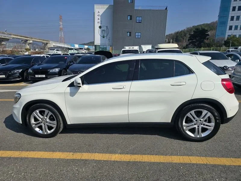 Mercedes-Benz GLA D 4Matic, снимка 7 - Автомобили и джипове - 55102985