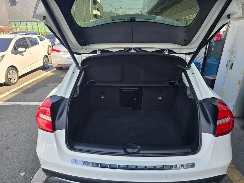 Mercedes-Benz GLA D 4Matic, снимка 12 - Автомобили и джипове - 55102985