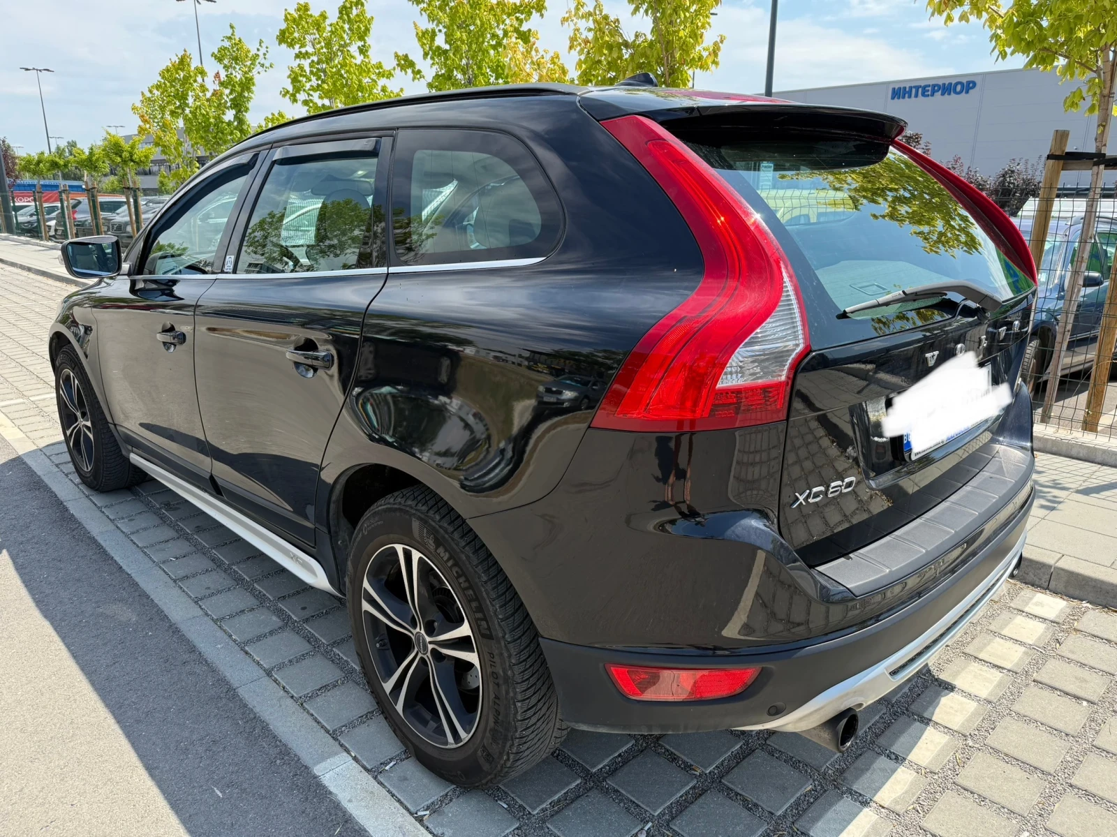 Volvo XC60 R-Design D3 2.0 163к.с. - изображение 6
