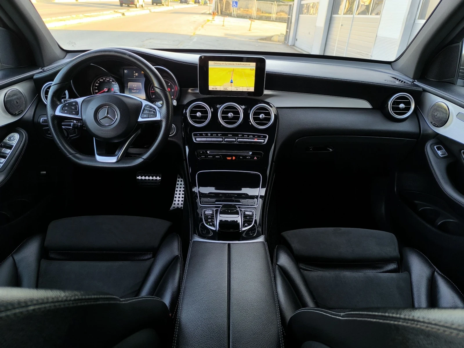 Mercedes-Benz GLC 220 AMG PAKET 4-MATIC 9G-TRONIC - изображение 7