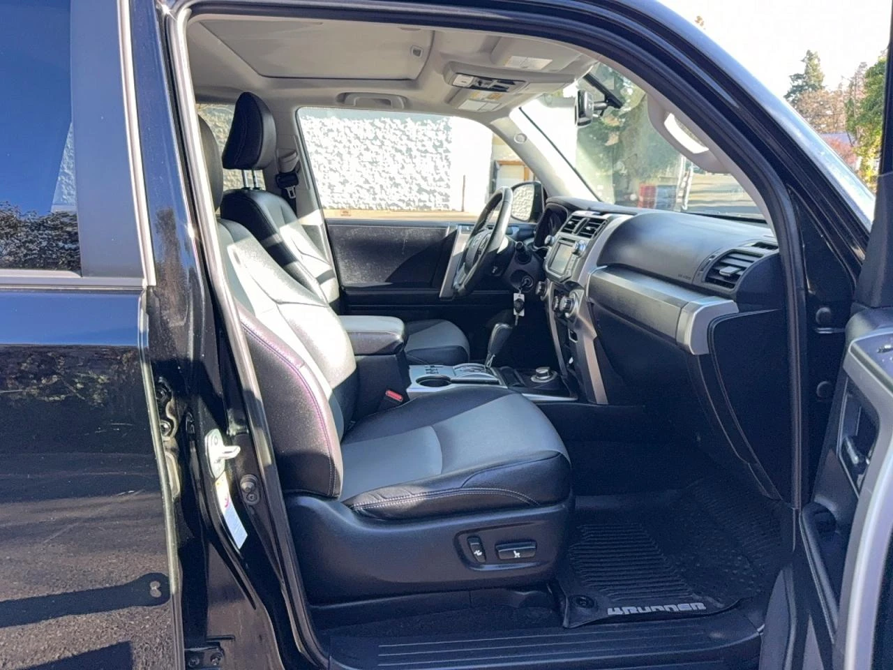 Toyota 4runner SR5 PREMIUM - изображение 5