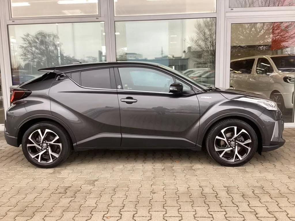 Toyota C-HR 2.0* TEAM-D* DISTR* KEYLESS* CAM* LED* CARPLAY* , снимка 2 - Автомобили и джипове - 53982285