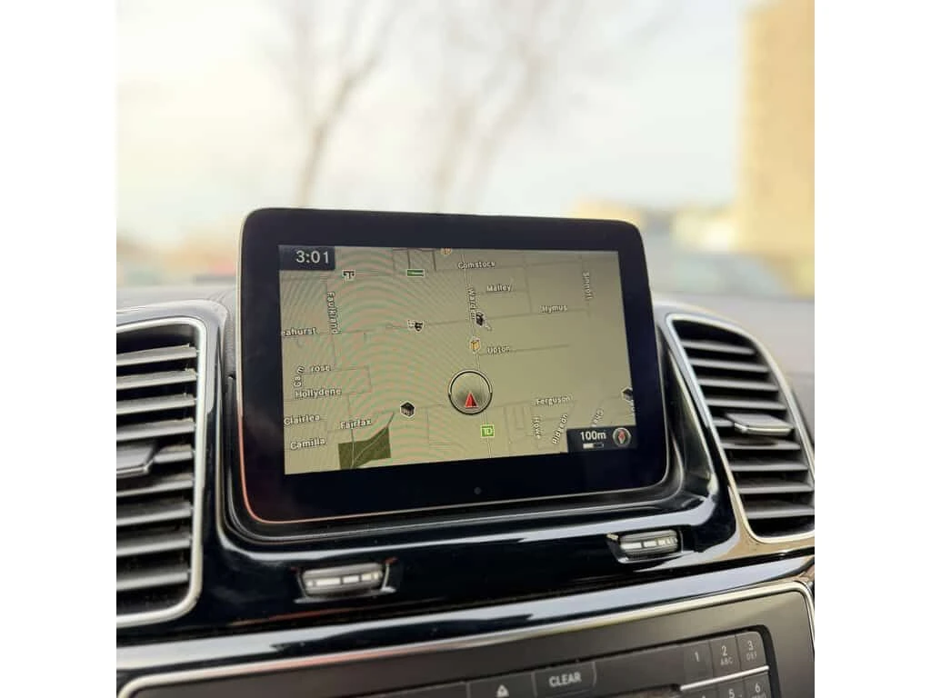 Mercedes-Benz GLS 450 AMG Line * Фиксирана цена до БГ * CARFAX * , снимка 17 - Автомобили и джипове - 54032674