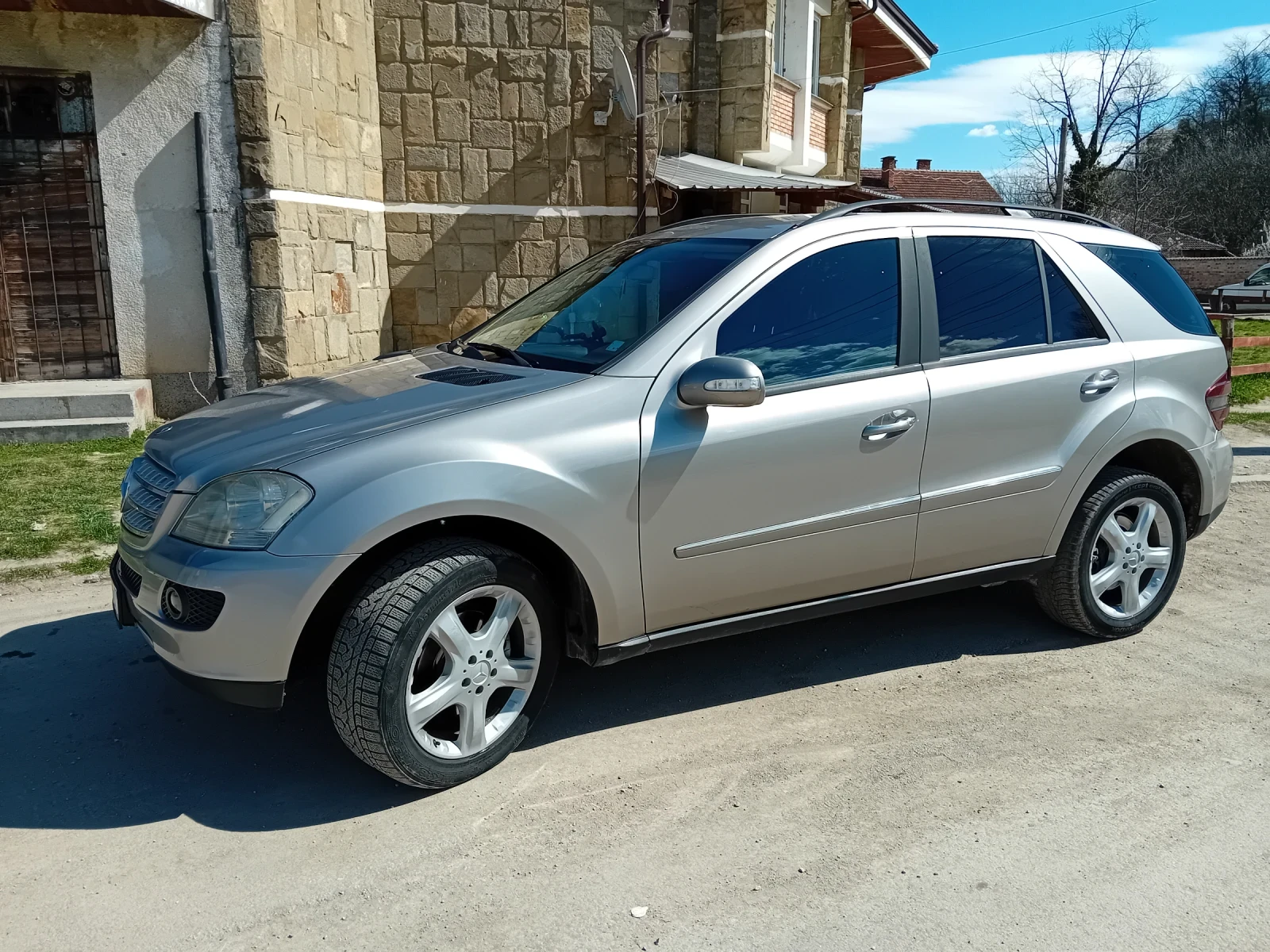 Mercedes-Benz ML 320, снимка 5 - Автомобили и джипове - 55076337