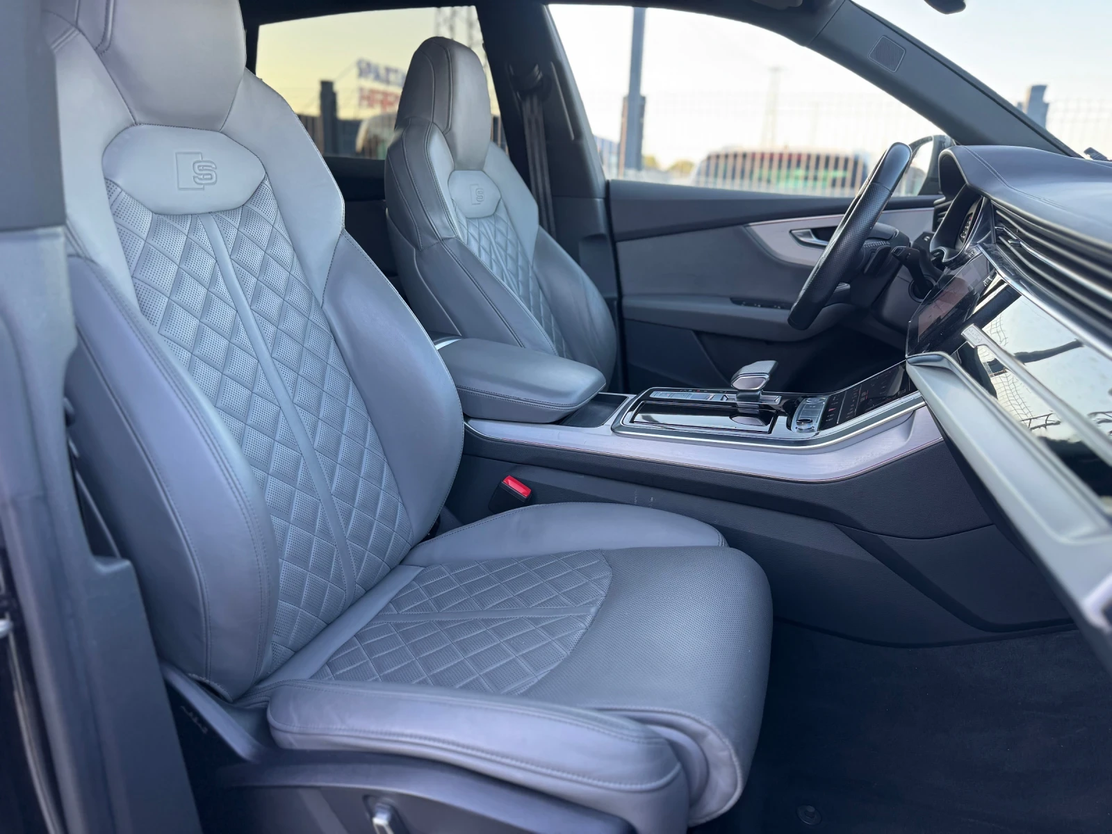 Audi Q8 50TDI s-line, снимка 12 - Автомобили и джипове - 55471135