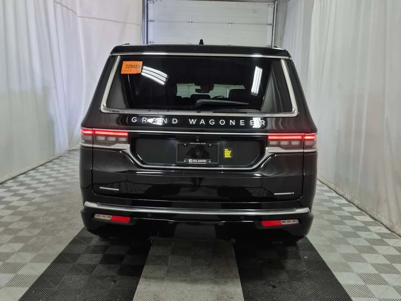 Jeep Grand Wagoneer 6.4 V8 * SERIES I * CARFAX * , снимка 4 - Автомобили и джипове - 55566605