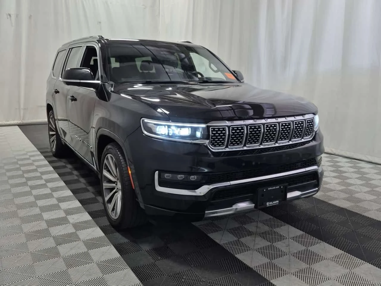 Jeep Grand Wagoneer 6.4 V8 * SERIES I * CARFAX * , снимка 2 - Автомобили и джипове - 55566605