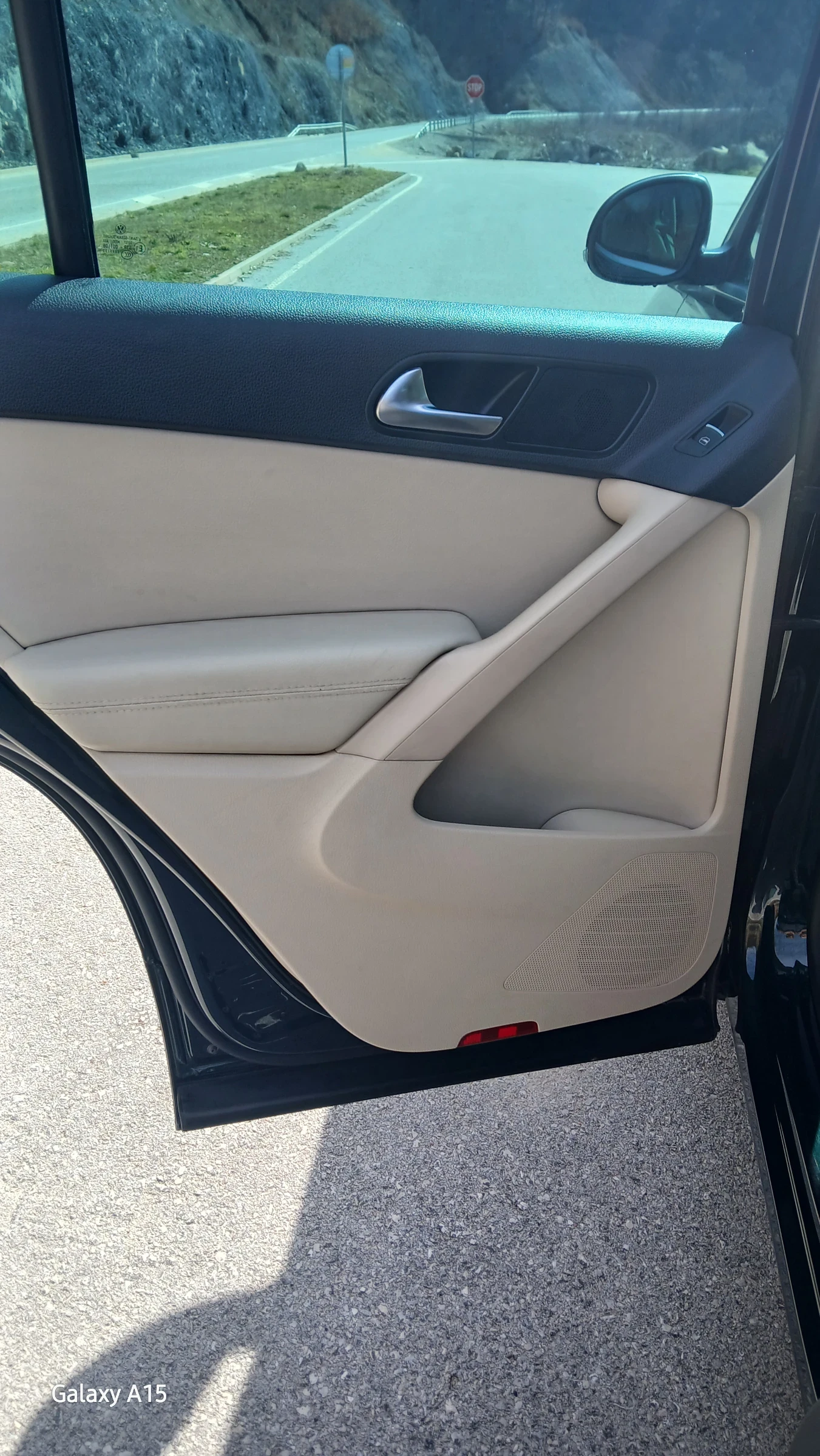 VW Tiguan 2.0TDI 4 MOTION, снимка 2 - Автомобили и джипове - 55934024