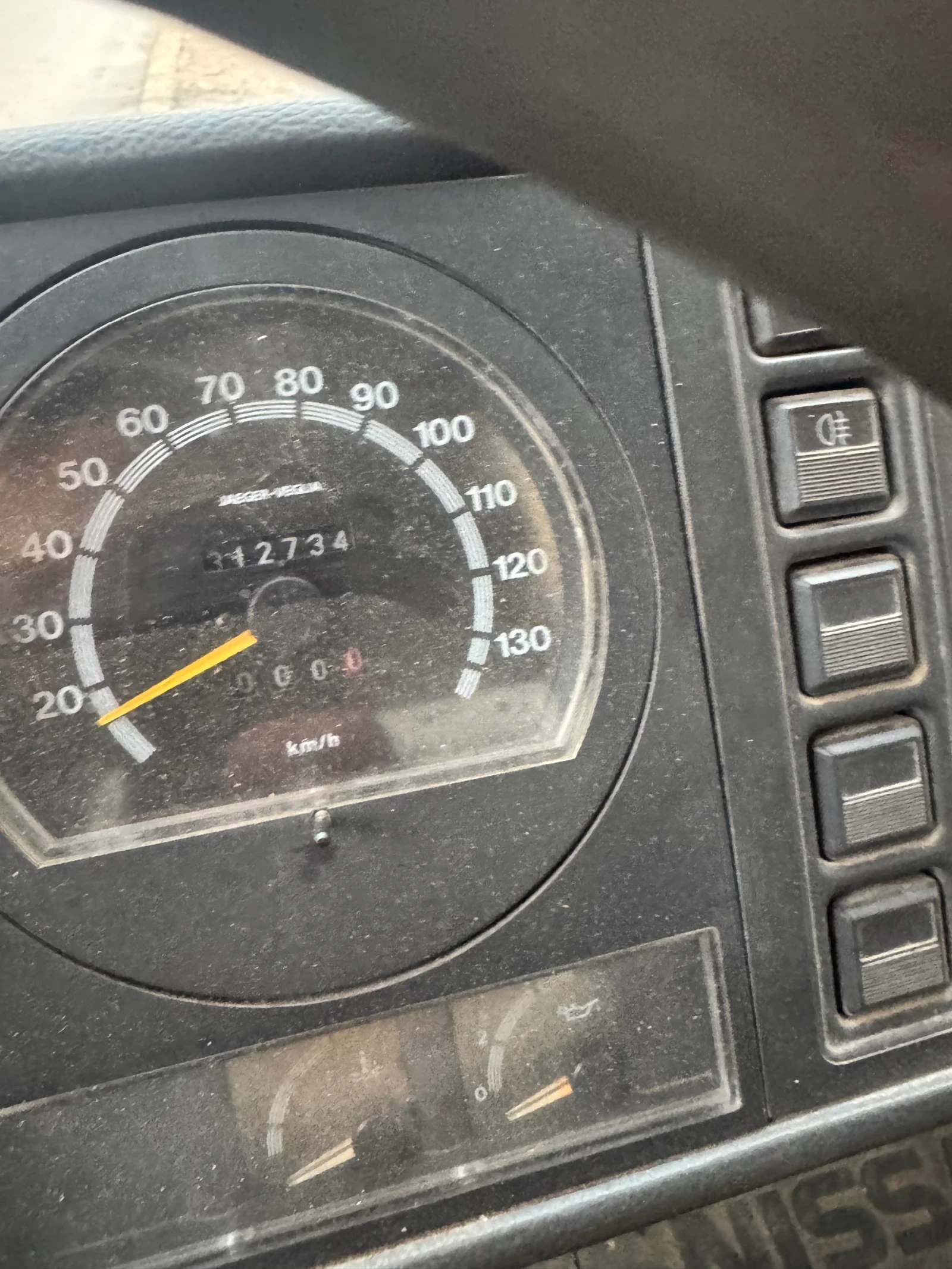 Nissan L35  - изображение 7