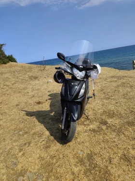 Обява за продажба на Kymco 250 200cc ~4 000 лв. - изображение 1