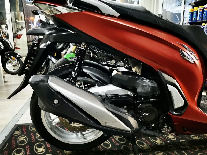 Honda Sh 350i ABS, TC, LED 04.2021г., снимка 9 - Мотоциклети и мототехника - 43170414