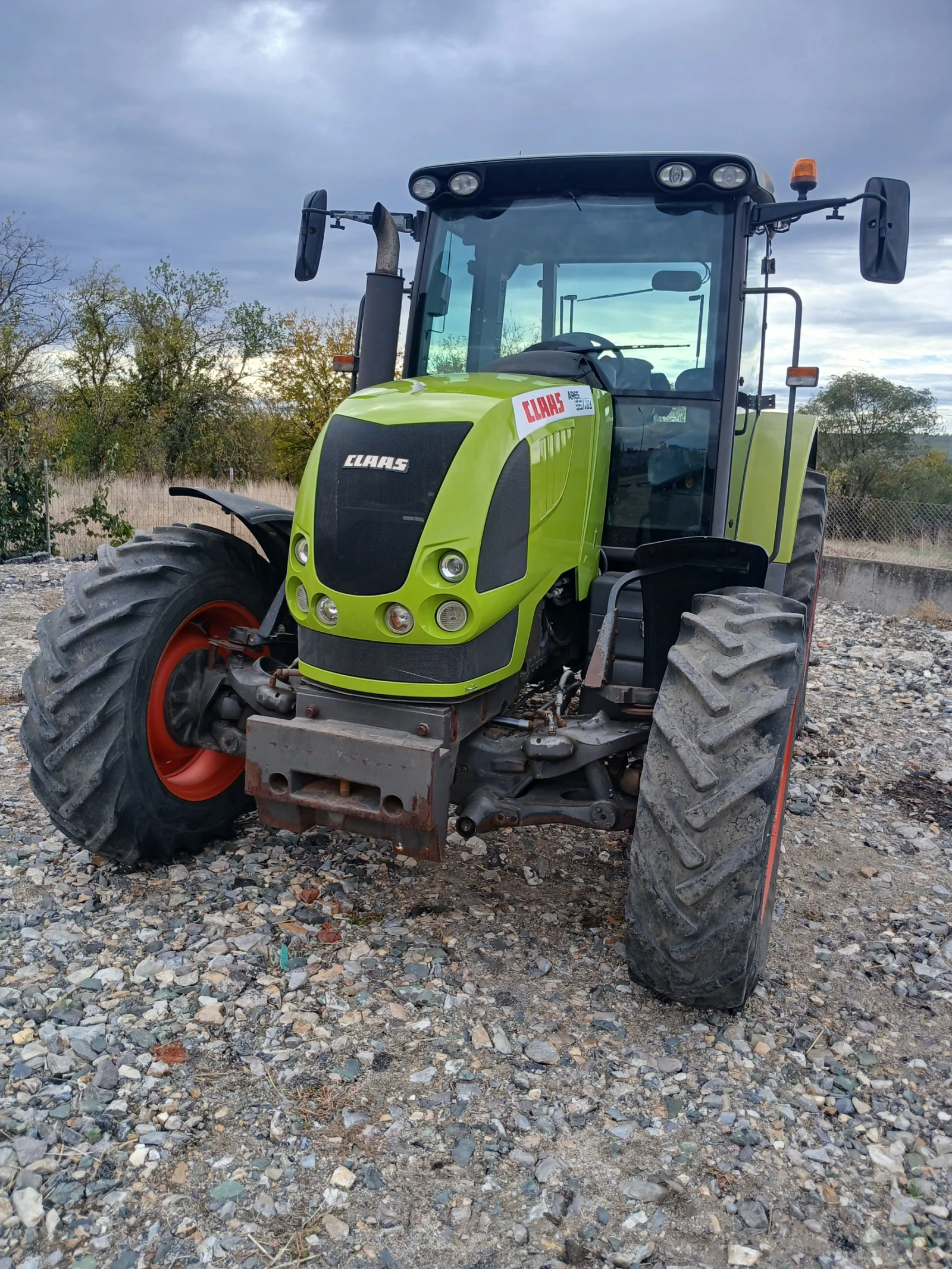 Трактор Claas Арес 657 130кс, снимка 4 - Селскостопанска техника - 56727540