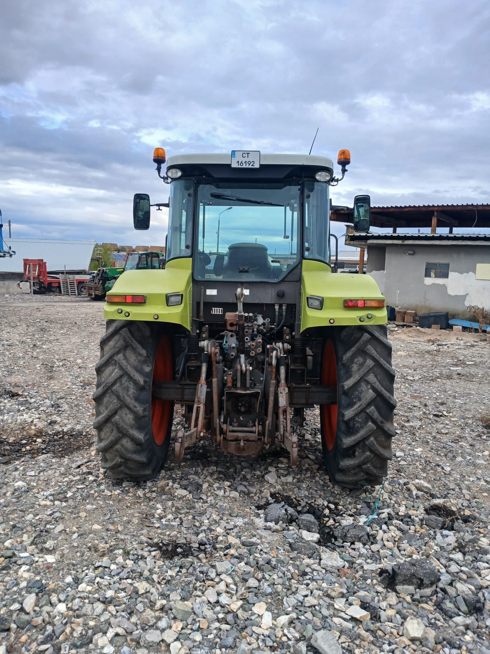 Трактор Claas Арес 657 130кс, снимка 5 - Селскостопанска техника - 56727540