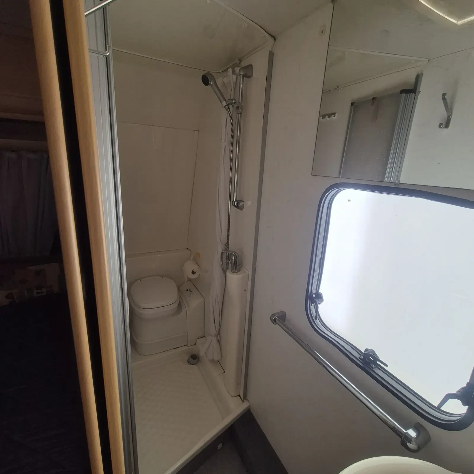 Каравана Dethleffs CAMPER ШВЕЙЦАРИЯ  - изображение 8