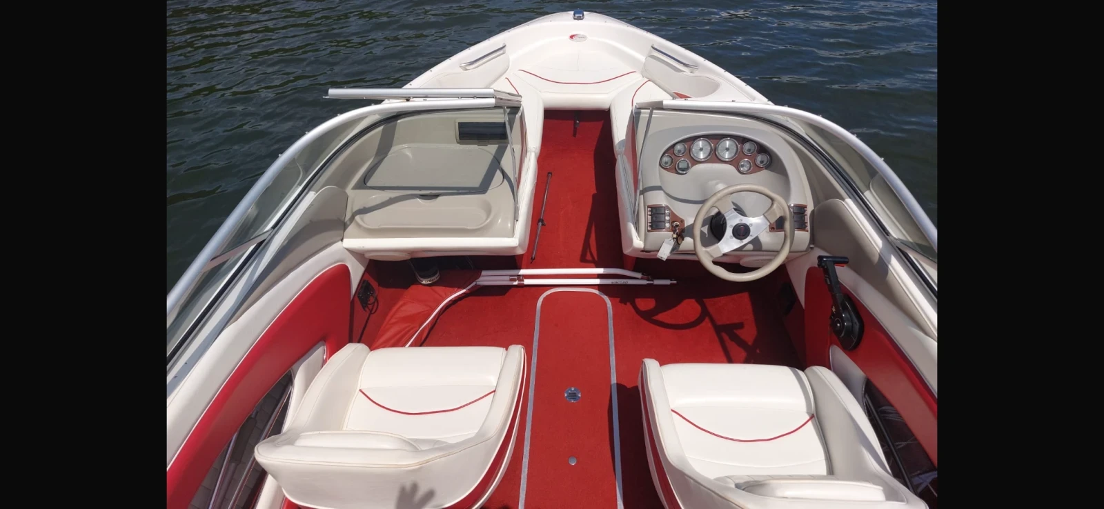 Моторна яхта Bayliner 2050 Capri SS Special Edition Mercruiser - изображение 6
