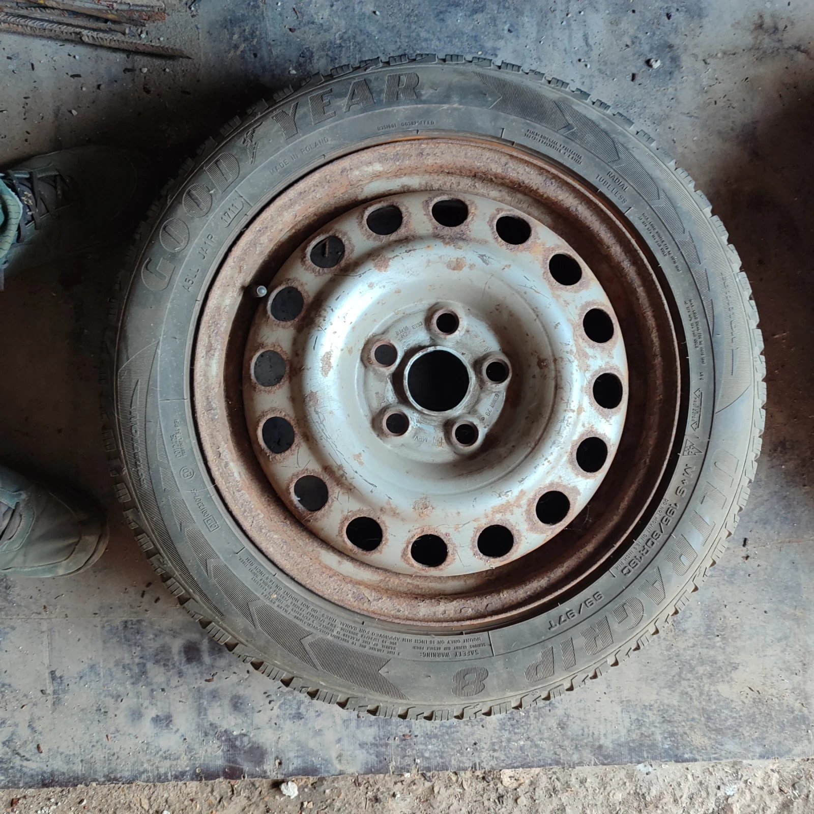 Гуми с джанти  195/60R16