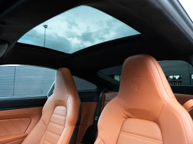 Porsche 911 Carrera 4 GTS, снимка 16