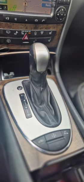 Mercedes-Benz E 320 W211 204, снимка 13
