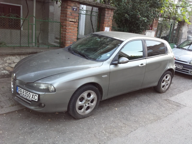 Alfa Romeo 147 facelift 1.6, снимка 1 - Автомобили и джипове - 47277530