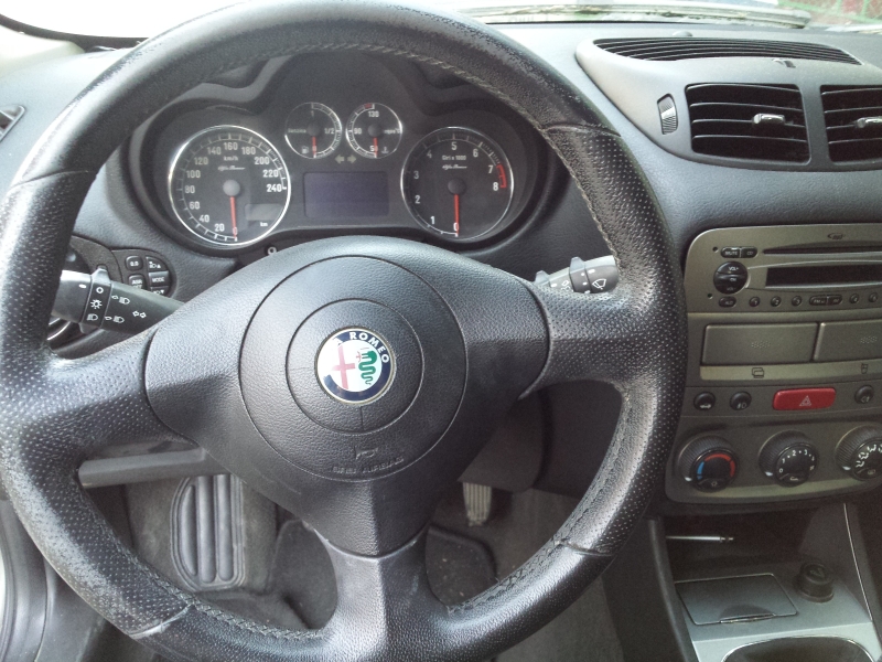 Alfa Romeo 147 facelift 1.6, снимка 3 - Автомобили и джипове - 46007306
