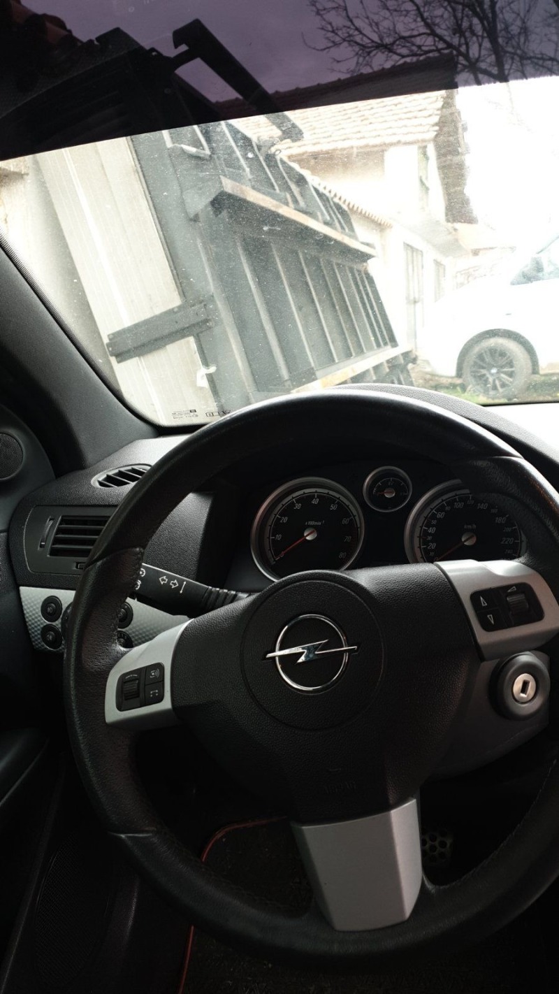 Opel Astra 1.6i AHC 77KW 105КС GTC, снимка 8 - Автомобили и джипове - 46053488