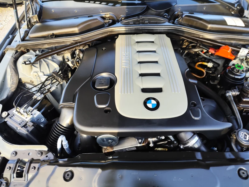 BMW 530 D* XDrive* 3.0D* XENON* АВТОМАТИК* , снимка 14 - Автомобили и джипове - 52937805