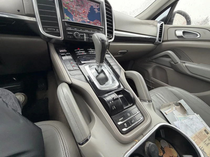 Porsche Cayenne 3.0D* Обслужен* Регистриран* , снимка 16 - Автомобили и джипове - 53087048