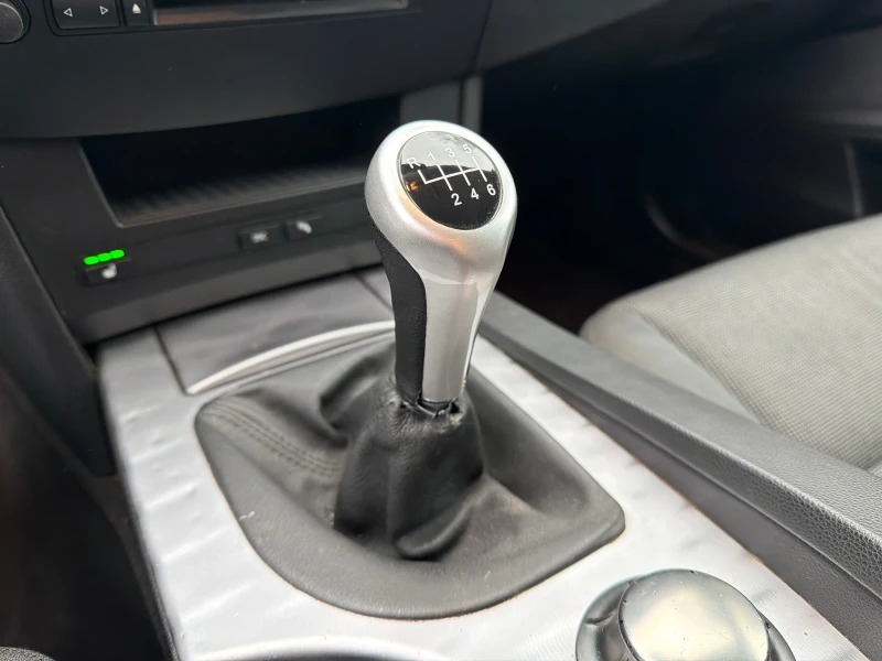 BMW 520 Бензин* Ръчка* , снимка 14 - Автомобили и джипове - 53087048