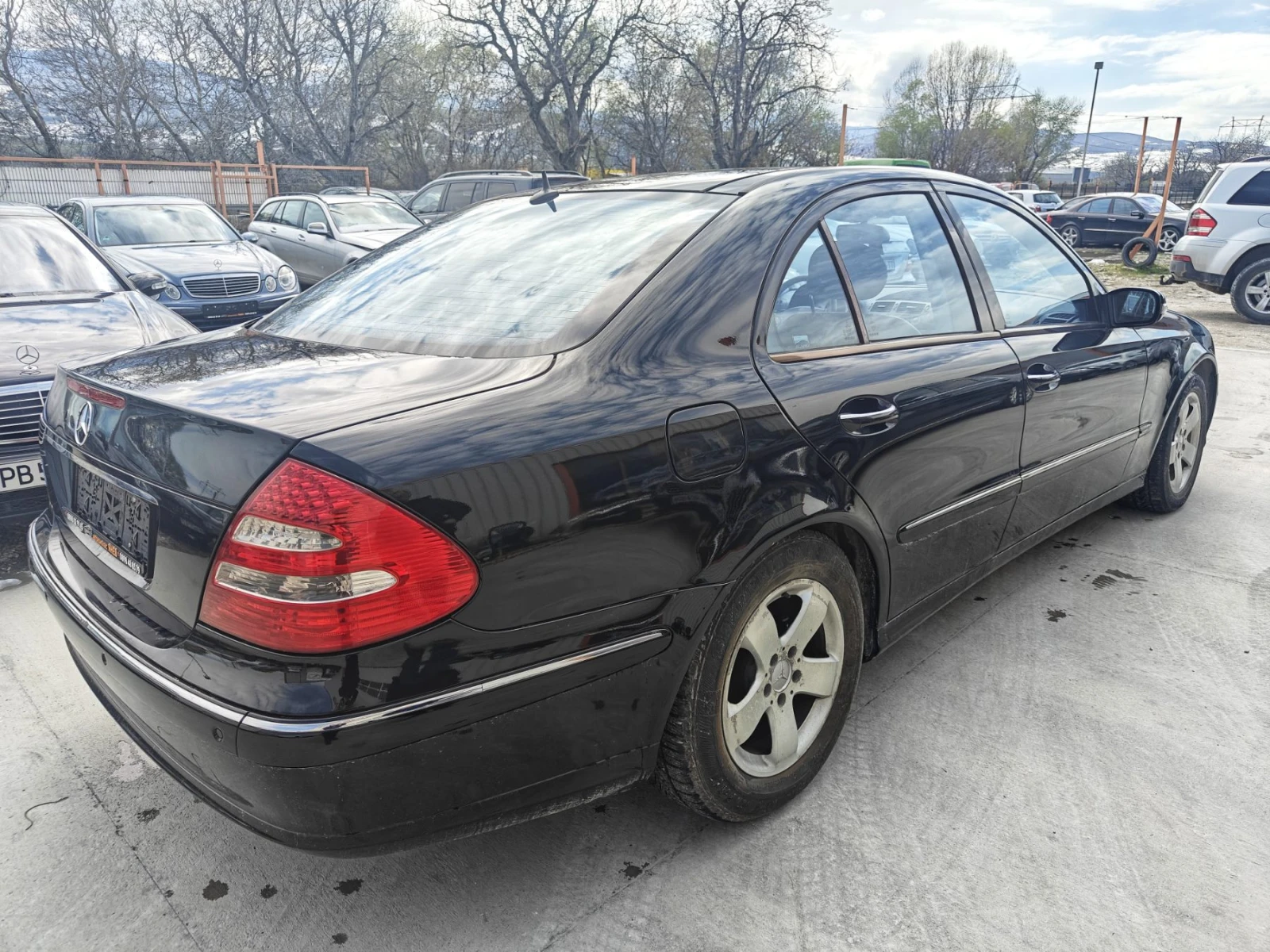 Mercedes-Benz E 270 CDI - изображение 3