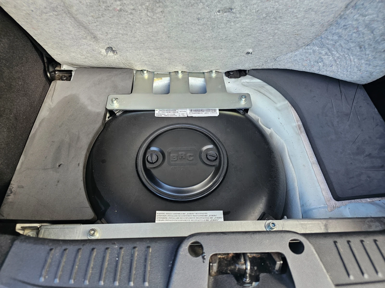 Ford Fiesta 1400 Бензин Газ - изображение 9