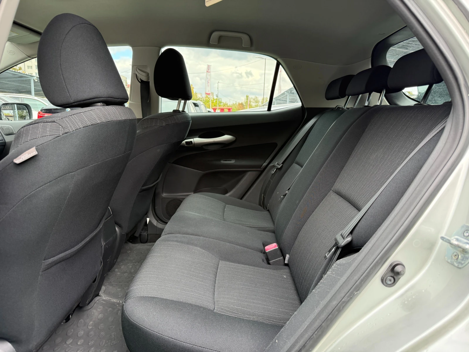 Toyota Auris 2.0 D-4D - изображение 9