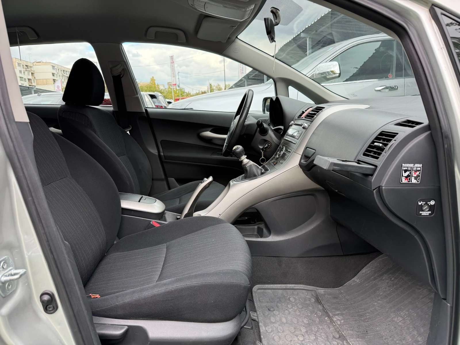 Toyota Auris 2.0 D-4D - изображение 8