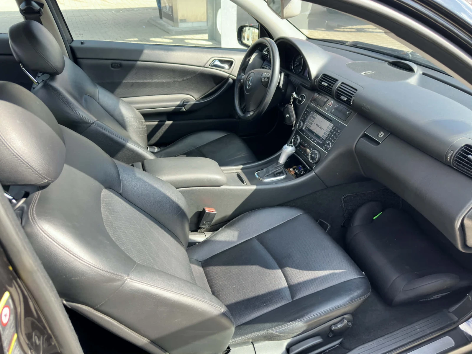 Mercedes-Benz C 350 Sport coupe facelift 3.5, снимка 14 - Автомобили и джипове - 54174289