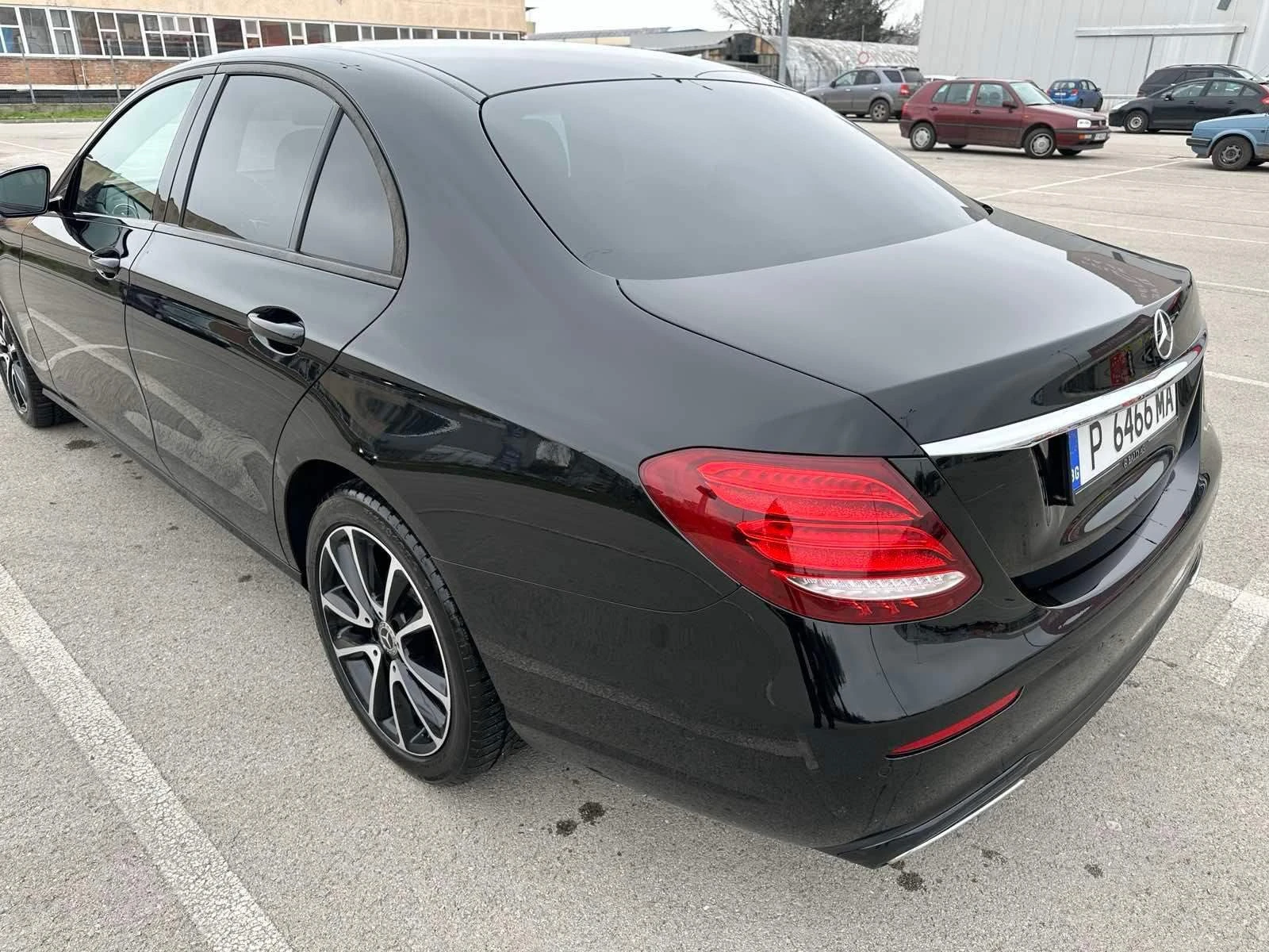 Mercedes-Benz E 220 Д 4matic, снимка 6 - Автомобили и джипове - 54595190