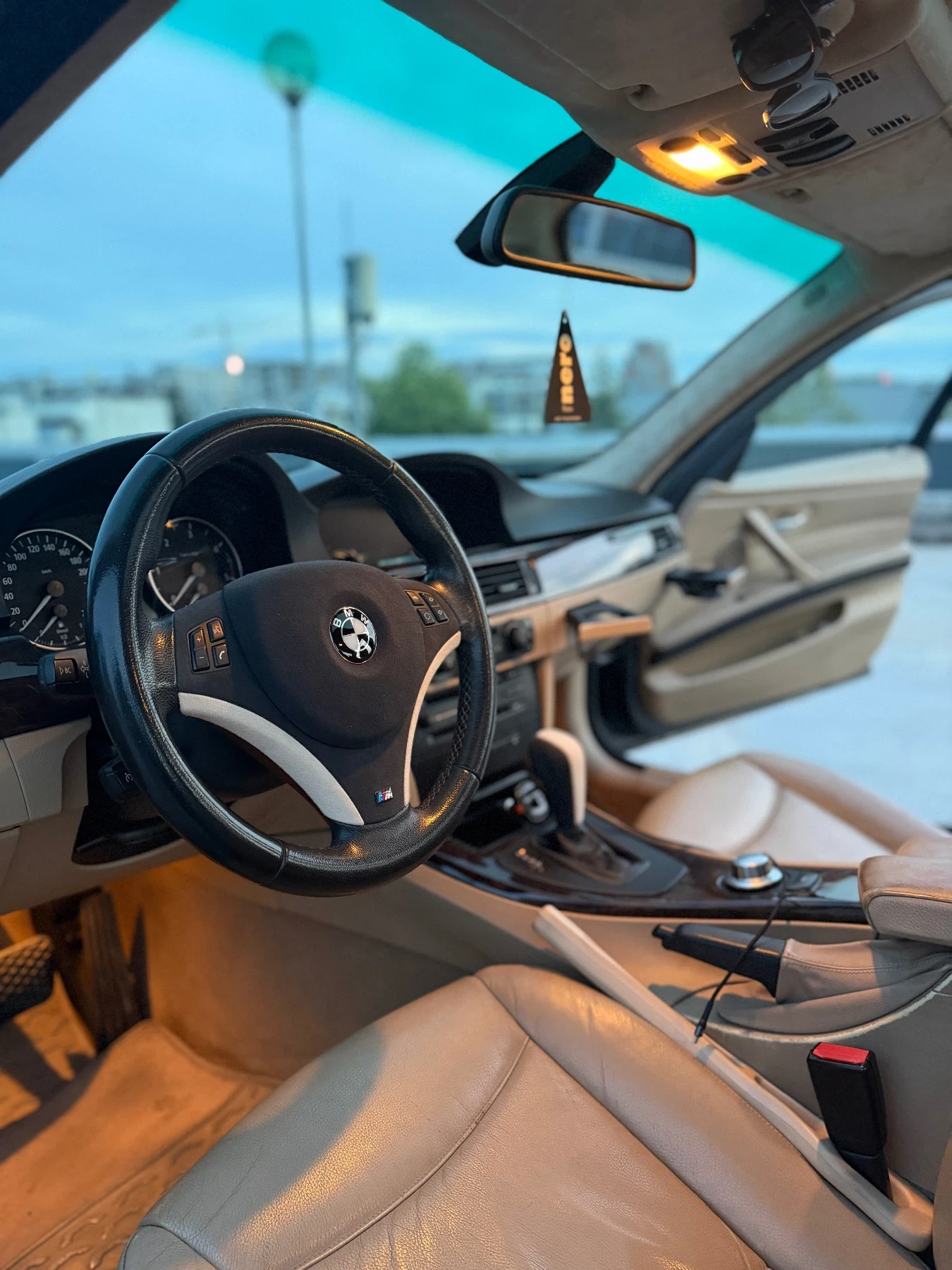 BMW 320, снимка 3 - Автомобили и джипове - 54611368