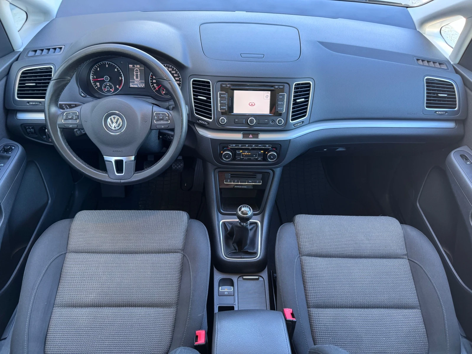 VW Sharan 2.0 TDI 140 PS 6+ 1 EVRO 5, снимка 7 - Автомобили и джипове - 54712670