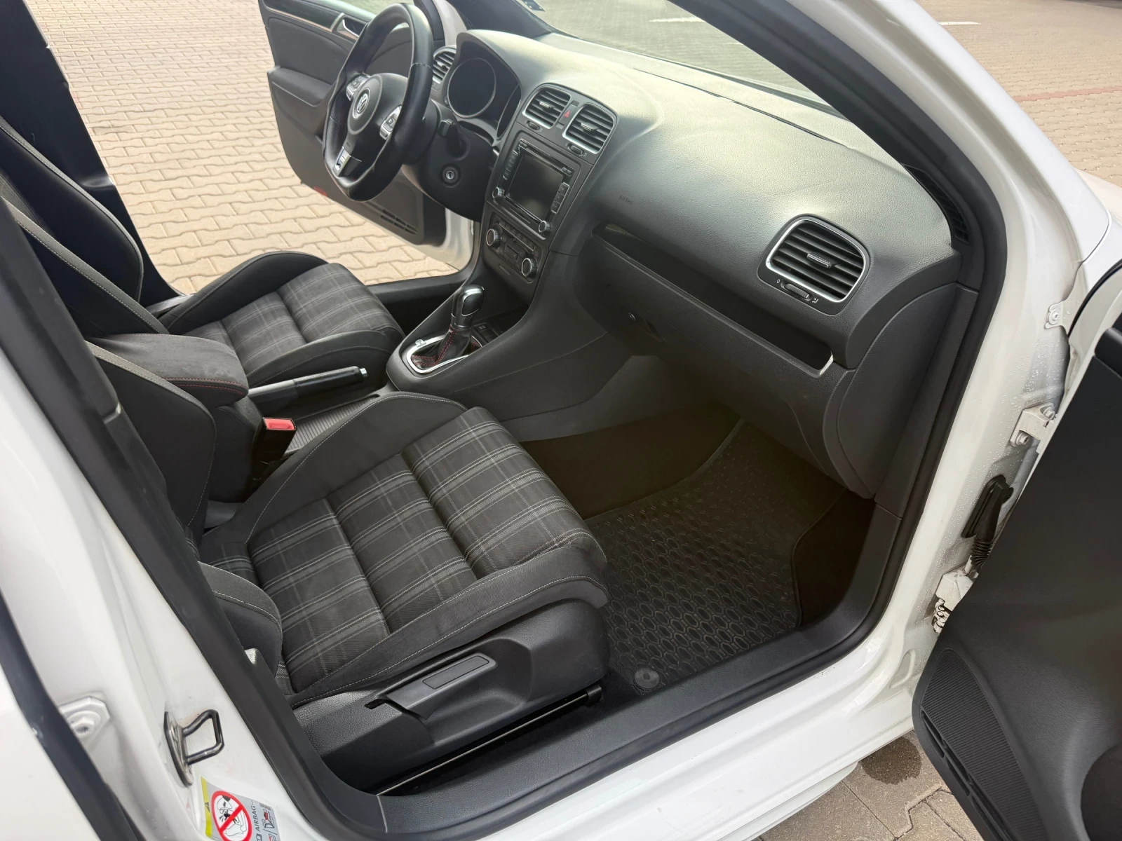 VW Golf GTD - DSG - автоматик 170к.с., снимка 13 - Автомобили и джипове - 54988827