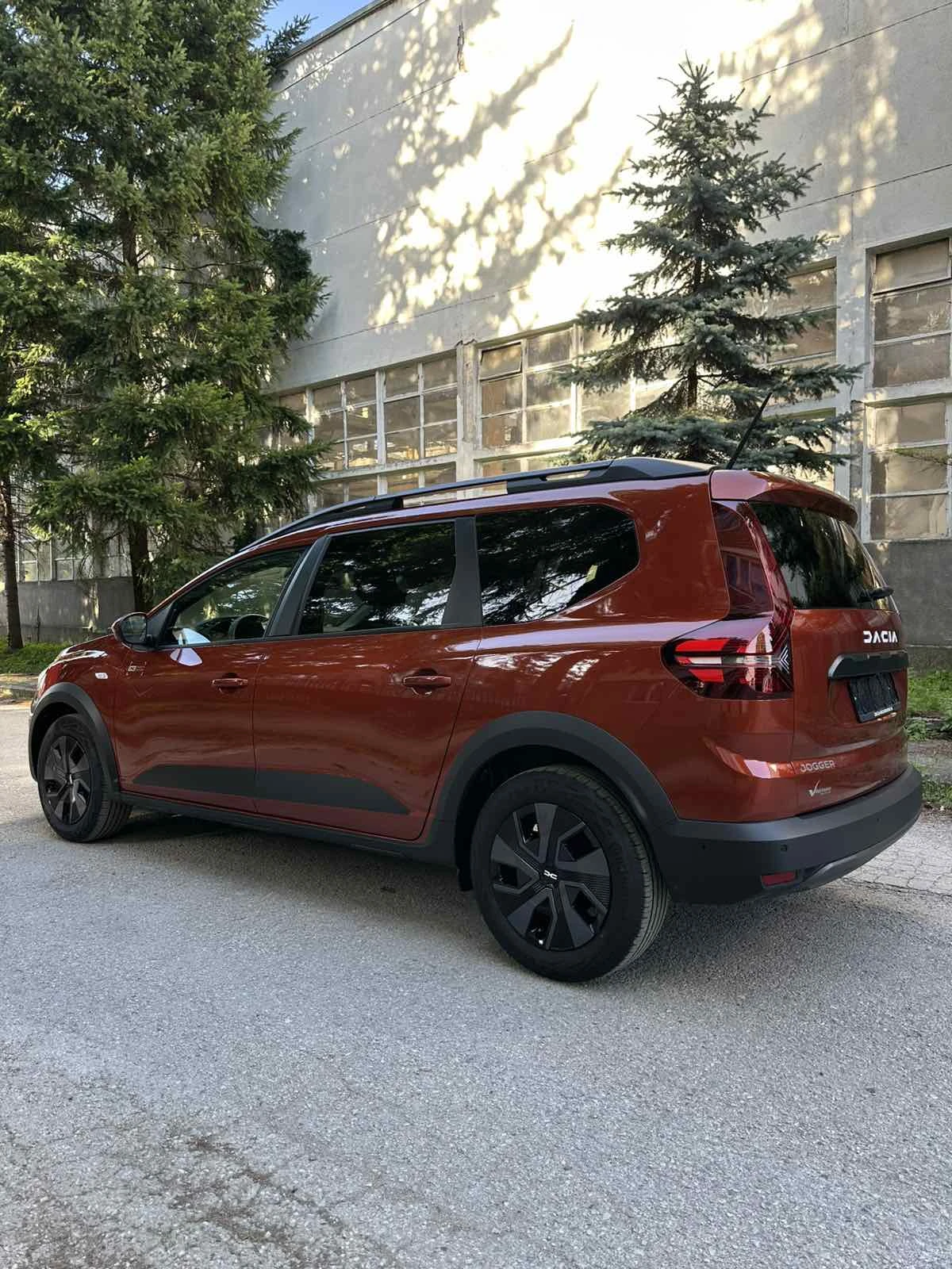 Dacia Jogger ГАЗ* 6+ 1* 15000km, снимка 4 - Автомобили и джипове - 55152111