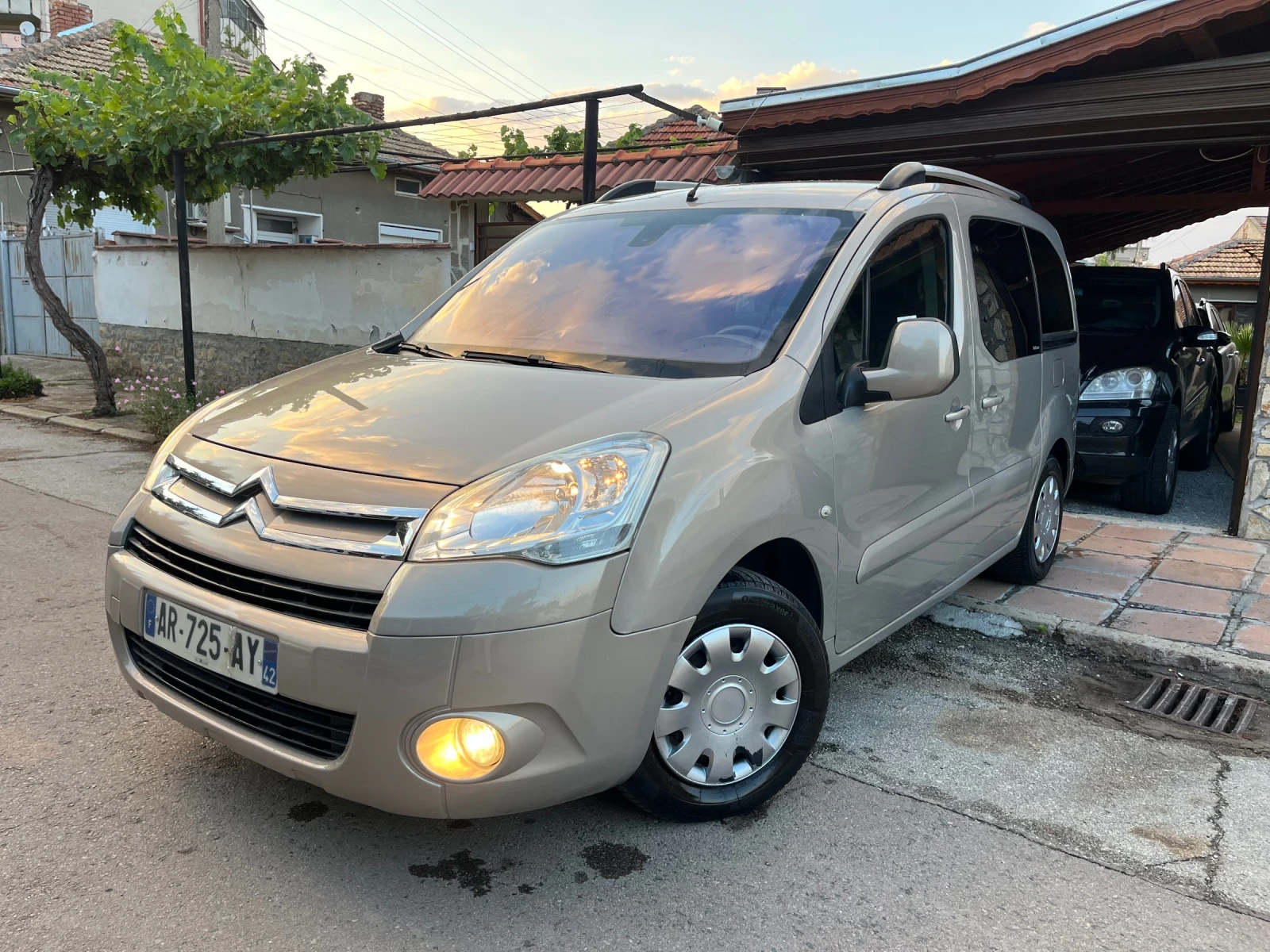 Citroen Berlingo Multispace, снимка 2 - Автомобили и джипове - 55157877