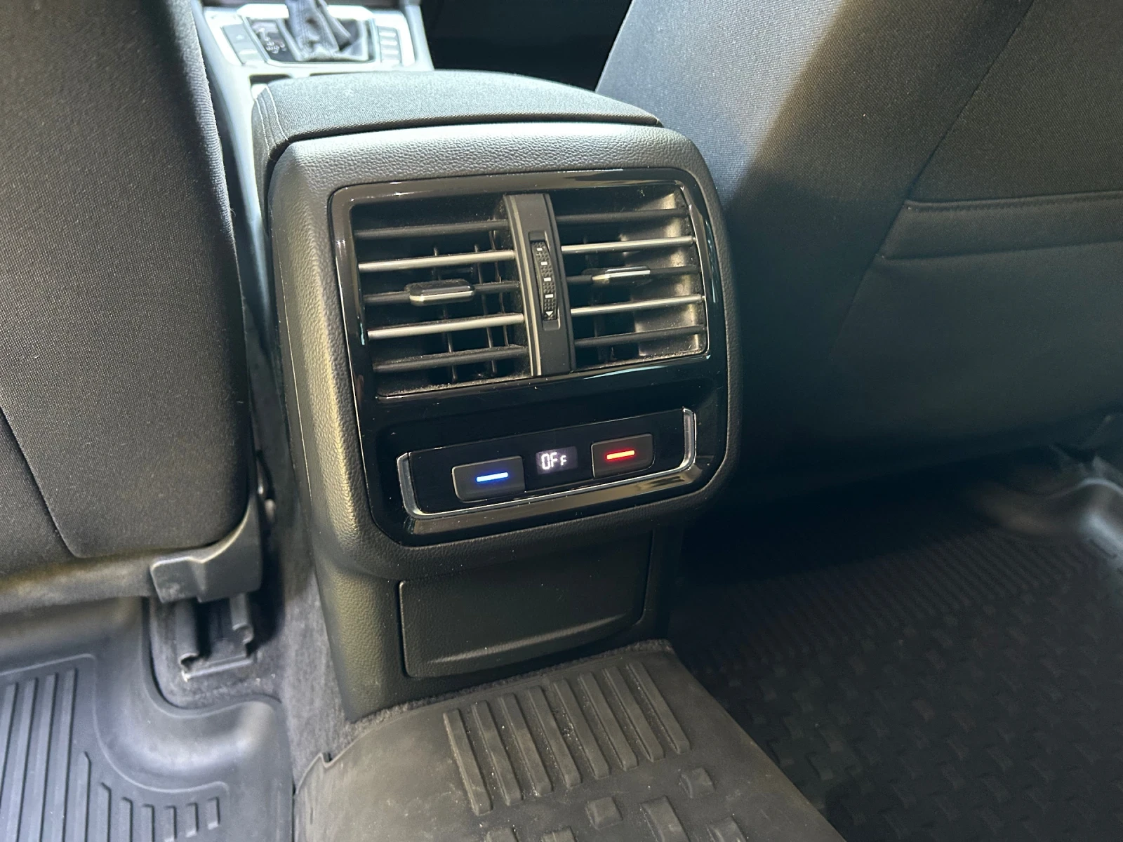 VW Passat 2.0tdi 150кс Евро6 DSG, снимка 13 - Автомобили и джипове - 55235673
