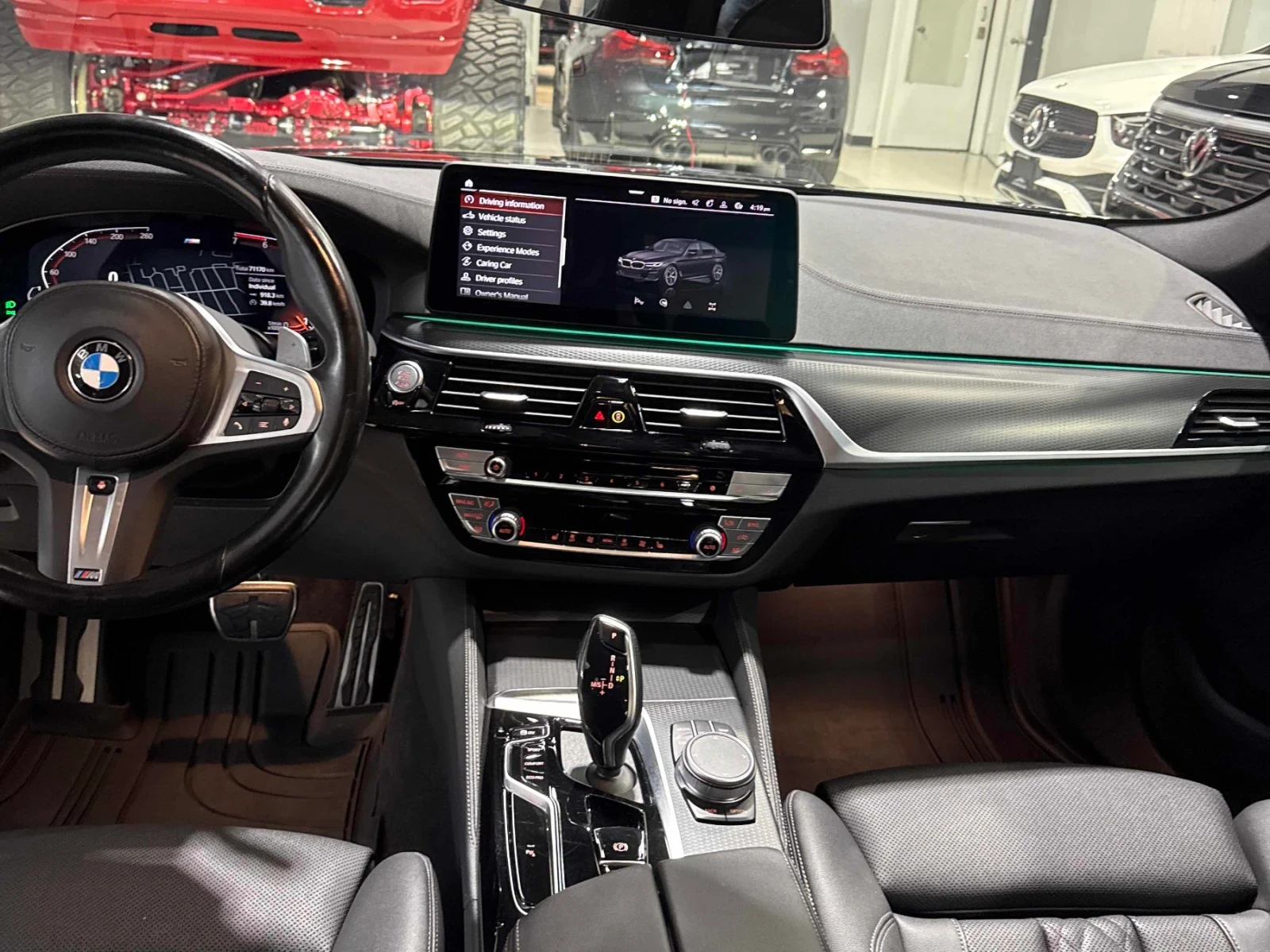 BMW 530 MPACK * FACELIFT * ПОДГРЕВ * АМБИЕНТ * , снимка 7 - Автомобили и джипове - 55254531