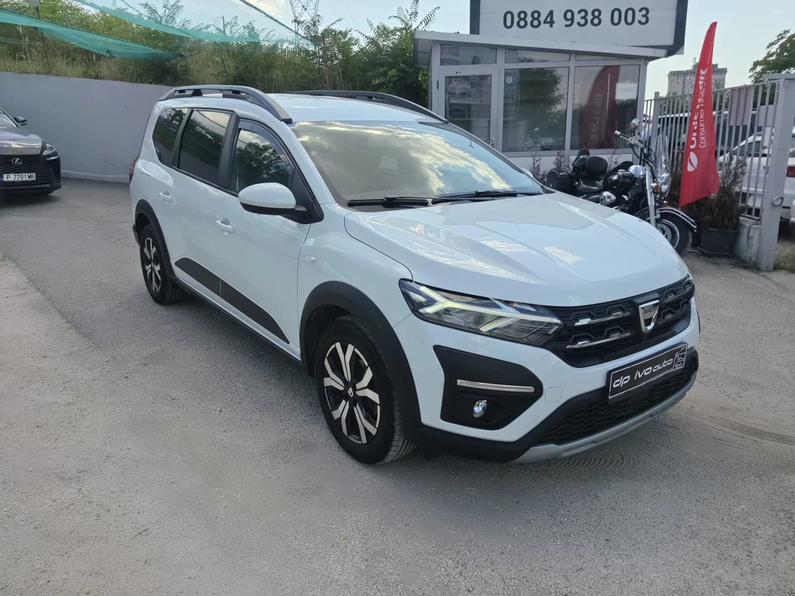 Dacia Jogger 1.0TCE* ГАЗ* ОТЛИЧЕН* НАВИ* КАМЕРА* , снимка 7 - Автомобили и джипове - 55498862