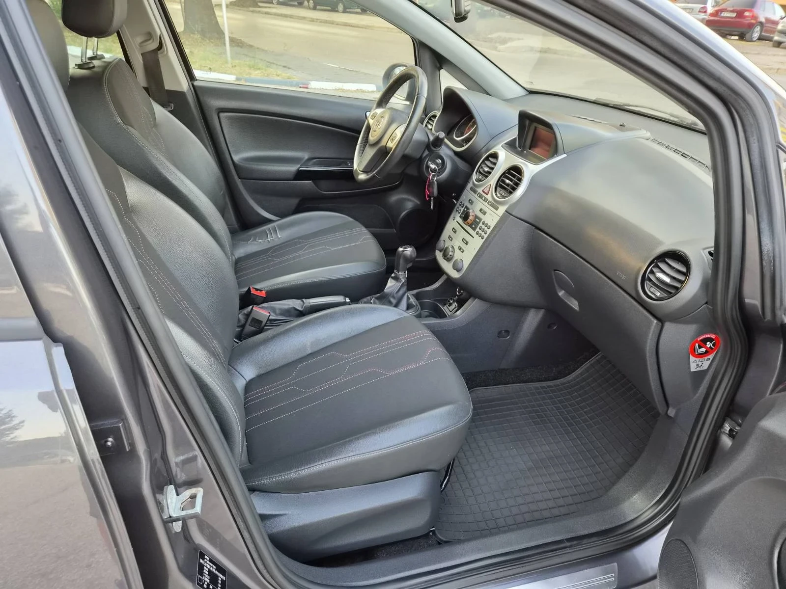 Opel Corsa 1.4i, снимка 13 - Автомобили и джипове - 55779091