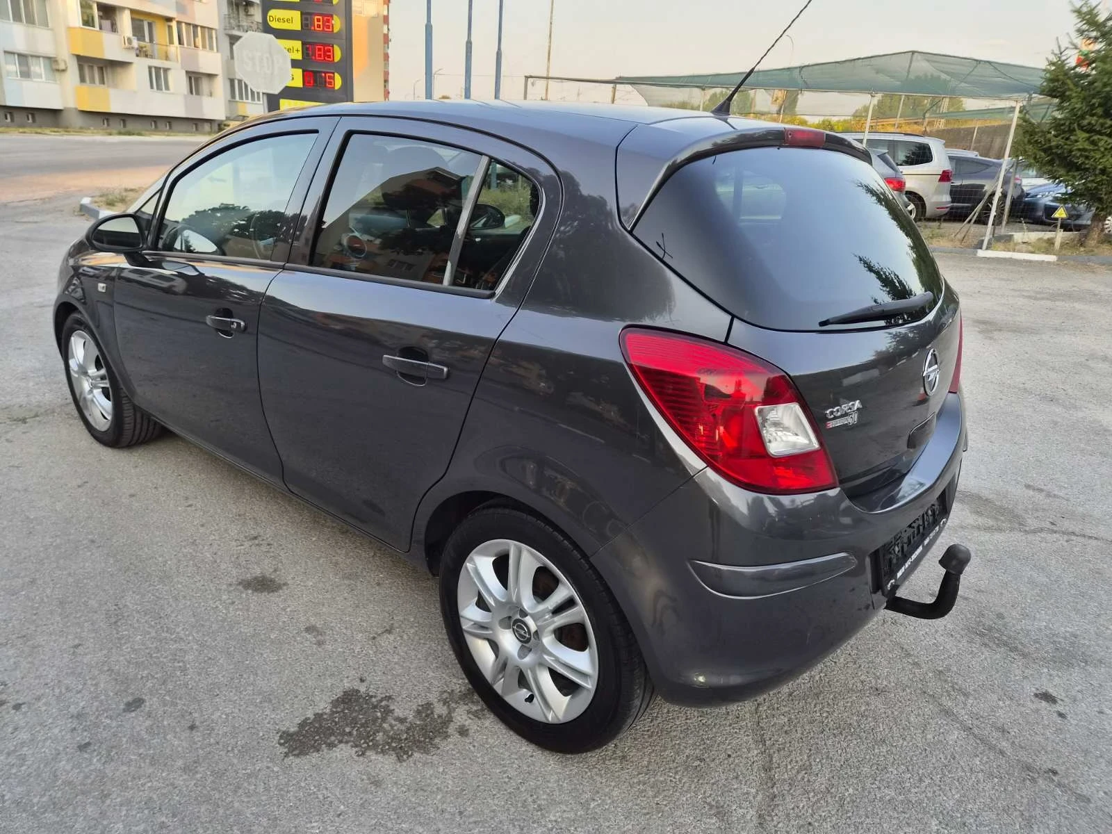 Opel Corsa 1.4i, снимка 3 - Автомобили и джипове - 55779091