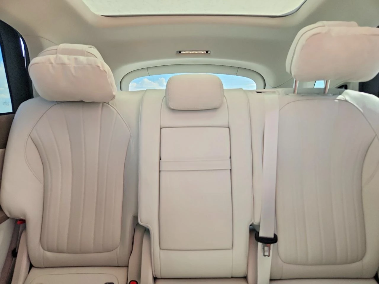 Mercedes-Benz EQS Suv 450+ , снимка 10 - Автомобили и джипове - 56630354