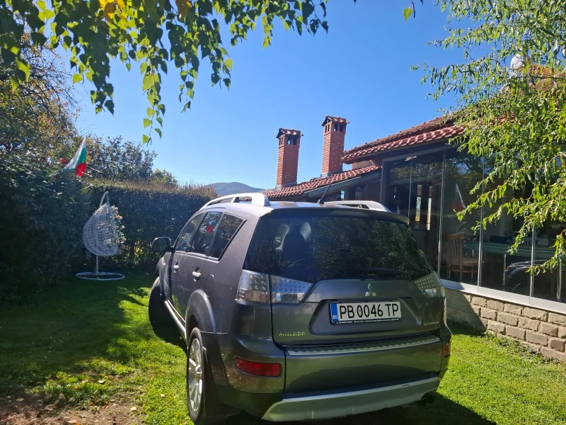 Mitsubishi Outlander, снимка 3 - Автомобили и джипове - 52599479