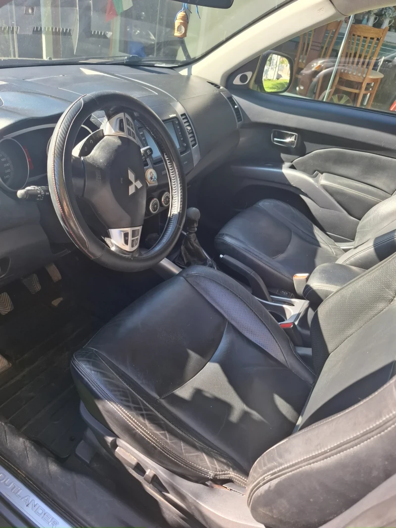 Mitsubishi Outlander, снимка 10 - Автомобили и джипове - 52599479