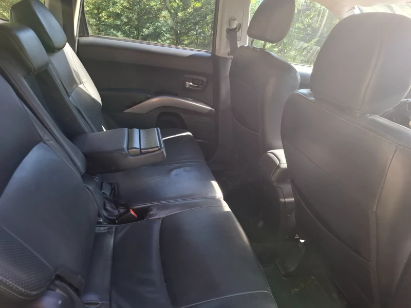 Mitsubishi Outlander, снимка 7 - Автомобили и джипове - 52599479