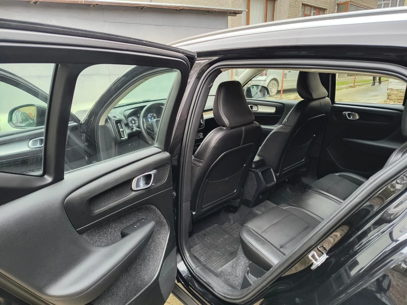 Volvo XC40 D3, снимка 6 - Автомобили и джипове - 52811141