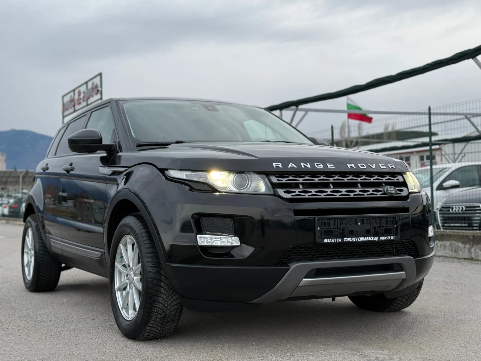 Land Rover Range Rover Evoque 2.2-d-4x4-160.000km-NEW-NAVI-CAR PLAY-TOP-PERFEKT | Mobile.bg � ����������� 1